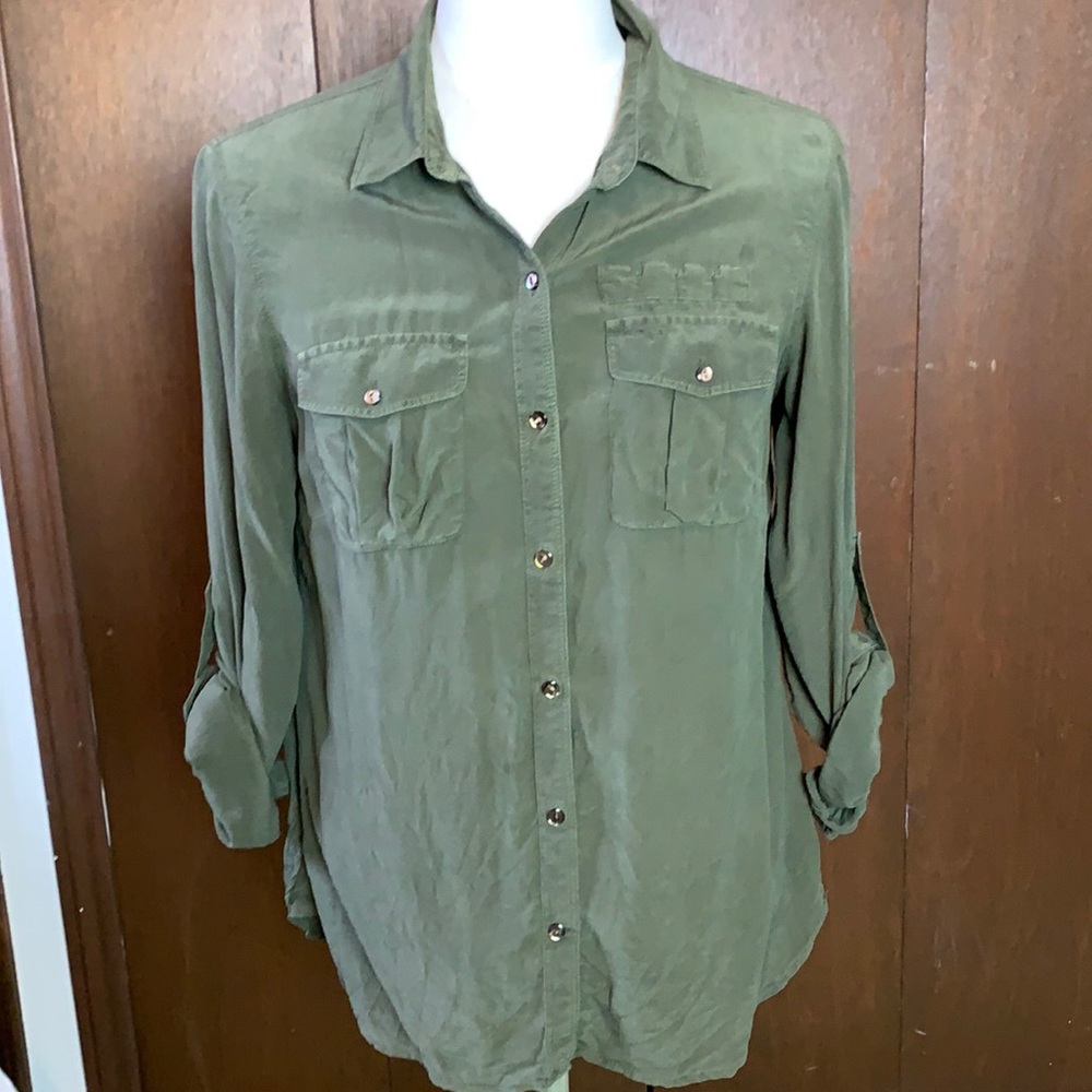 Eddie Bauer green button up top